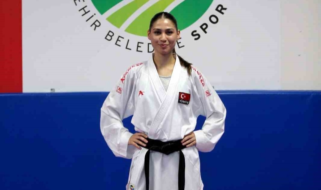 Karate sporcusu Zümra Rezzan, Fransa'da Türk Bayrağı'nı dalgalandıracak