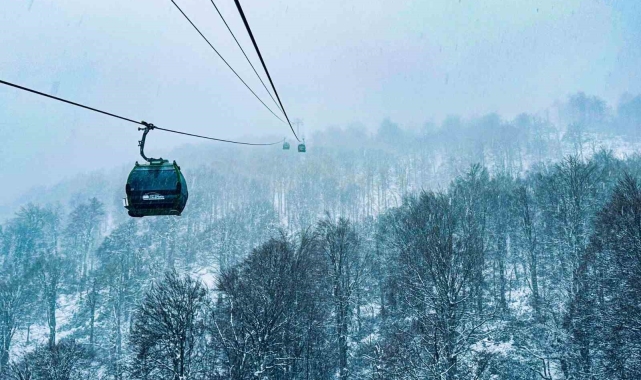 Karnesini getiren öğrencilere teleferikte yüzde 50 indirim