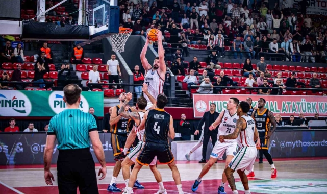 Karşıyaka, seriyi son maça taşımak istiyor
