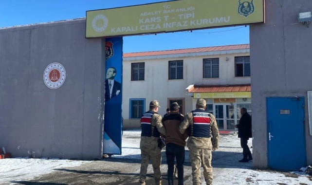 Kars'ta 4 yıl hapis cezası bulunan 2 kişi yakalandı