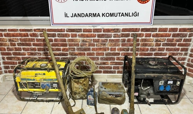 Kastamonu'da kaçak kazı yapan 5 kişi yakalandı