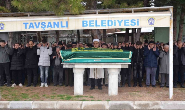 Kaybolduktan 4 gün sonra bulunan ve hastanede hayatını kaybeden yaşlı adam toprağa verildi
