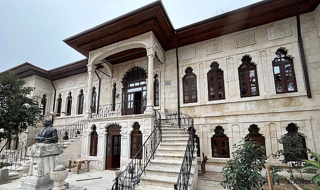 Kentin simgesi olan tarihi bina yenileniyor