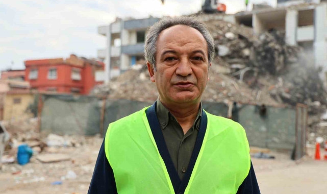 Kentsel ve yerinde dönüşüm 100. Yıl Mahallesi'nde vatandaşlara anlatıldı