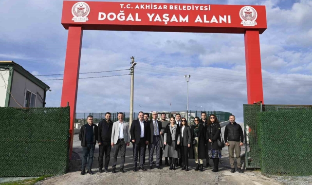 Komisyon üyeleri sokak hayvanları için Akhisar'da toplandı