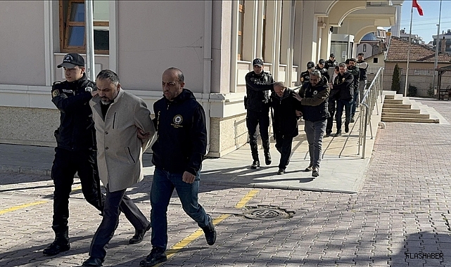 Konya'da binanın çökmesiyle ilgili yakalanan 6 şüpheli adliyede