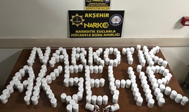 Konya'da 1 milyon 200 bin liralık uyuşturucu hap ele geçirdi
