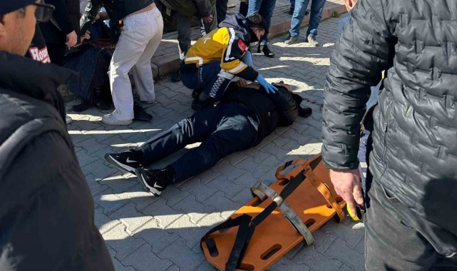 Konya'da otomobille çarpışan motosikletteki 2 kişi yaralandı