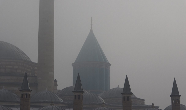 Konya'da yoğun sis etkili oldu
