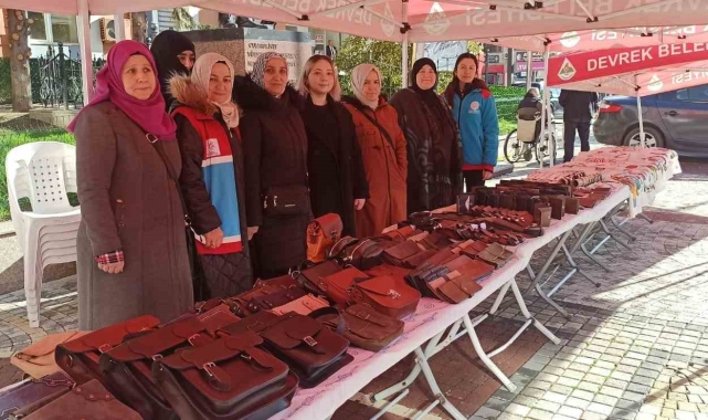 Kursiyerlerin el emeği ürünleri sergilendi
