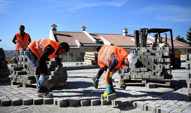 Kuşadası 2024 yılında 43 kilometre yeni yola kavuştu