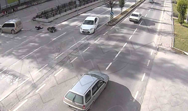 Kütahya'da trafik kazasında ağır yaralanan genç, 36 günlük yaşam savaşını kaybetti