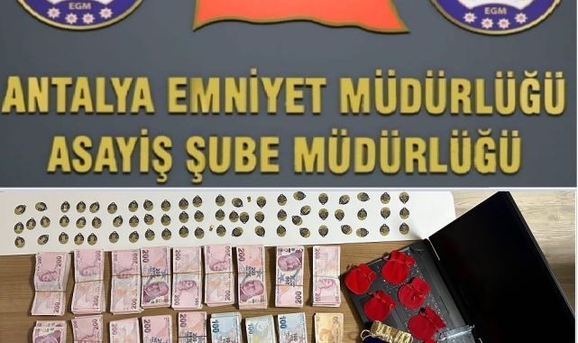 Kuyumcuları sahte altınla dolandırdılar, otel odasında yakalandılar