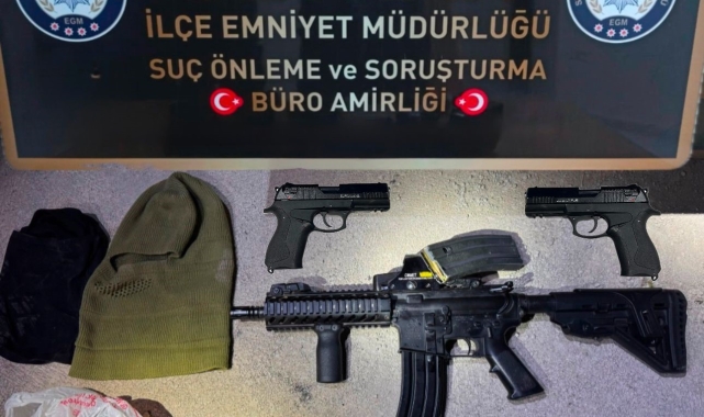 M4 tüfek ve el bombası yakalattı, suçu ölmüş amcasına attı