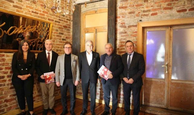 Mahkeme Sohbetleri'nde hazır giyim konuşuldu