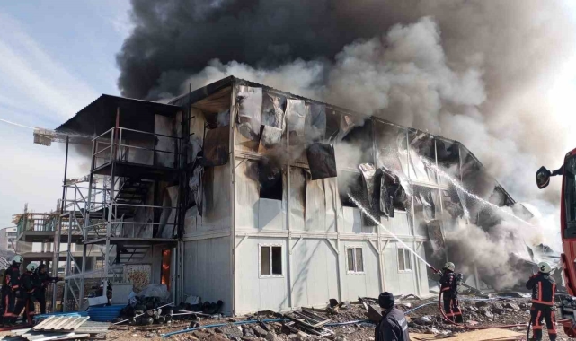 Malatya'da işçilerin konakladığı konteynerlerde yangın