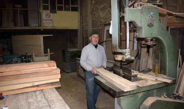 Malatyalı aile üç kuşaktır ağaçlara şekil veriyor