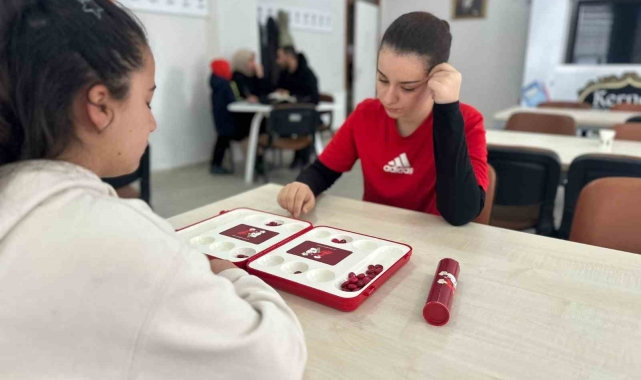 Mangala Turnuvası&#039;nda dereceye giren öğrencilere ödül