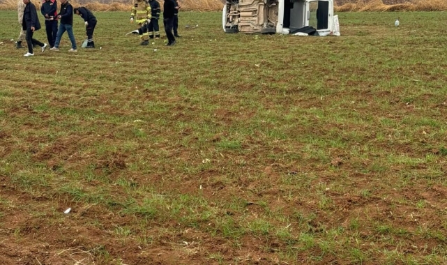 Mardin'de kontrolden çıkan hafif ticari araç takla attı: 2 ölü, 4 yaralı