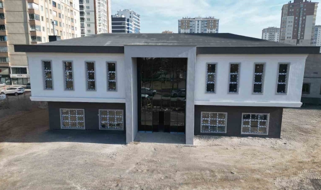Melikgazi'de 7'den 70'e her kesimin hizmet alacağı sosyal tesiste sona gelindi