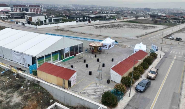 Merkezefendi Belediyesi buz pateni pisti kurdu