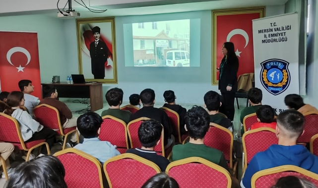 Mersin polisi çocukları bilgilendiriyor