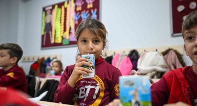 Mersin'de 5 yılda 5 milyon paket süt dağıtıldı