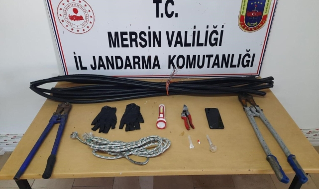 Mersin'de kablo hırsızlığı yaparken yakalanan 2 kişi tutuklandı