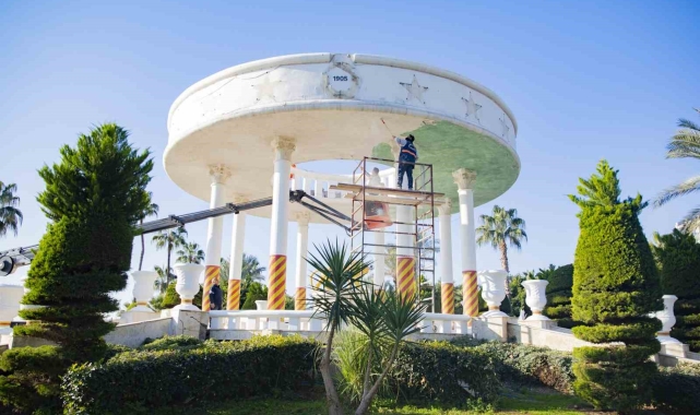 Mersin'de taraftar maydanları yenileniyor