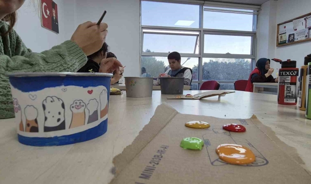 Muğla'da gönüllü gençlerden örnek davranış