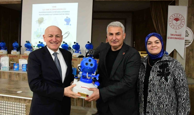 Muhtarlara kahverengi kokarca ile mücadelede için sisleme cihazı dağıtıldı