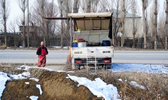Muş Ovası'nda yolculuk edenlere tatlı bir mola