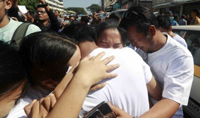 Myanmar'da 5 bin 864 mahkuma af
