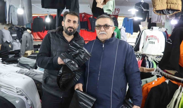 Nazilli zabıtasından Perşembe pazarında örnek davranış