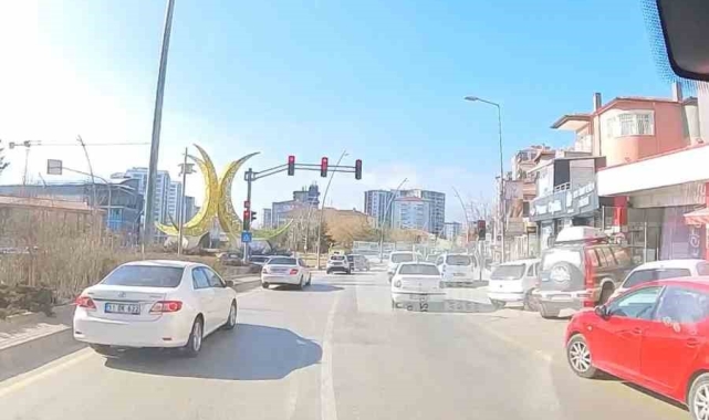 Niğde'de fermuar sisteminin uygulanışı; 'Yaşama yol ver' diyerek paylaşıldı