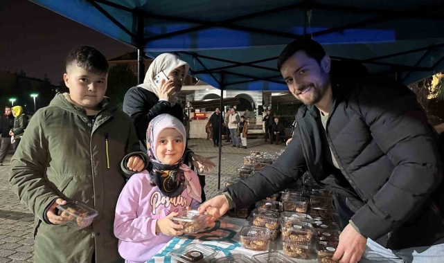Nilüfer Belediyesi'nden kandil simidi ikramı