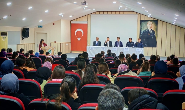 Öğrenciler merak ettikleri meslekleri yakından tanıdı