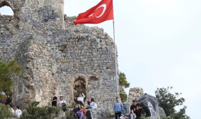 Öğrenciler Softa Kalesi'ni keşfetti