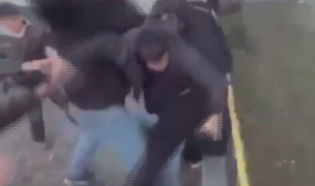 Öldüresiye darp ettikleri akranını bıçaklayan çocuklar o anları kamera kaydına aldı