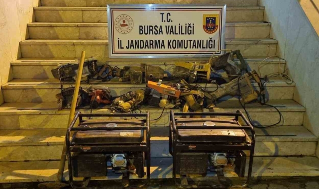 Orhangazi'de kaçak kazı yapan 7 kişi kıskıvrak yakalandı