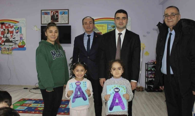 Osmaneli Kaymakamı minik öğrencilerle buluşmaya devam ediyor
