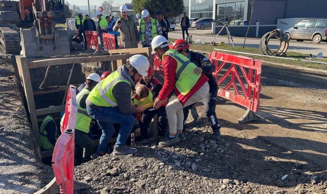 Osmaniye'de altyapı çalışmasında göçük ve baygınlık tatbikatı gerçekleştirildi