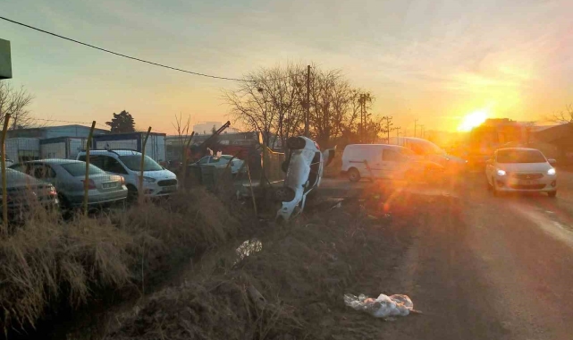 Otomobil sulama kanalına düştü: 2 yaralı