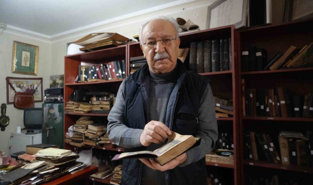 Paha biçilemeyen el yazması eserlere müzayedede yoğun ilgi