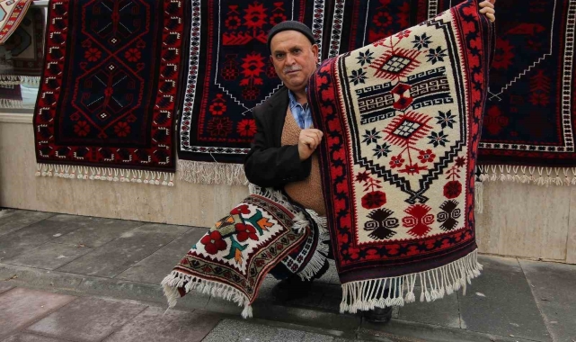 "Pazırık'tan Yağcıbedir'e el dokuma halı" sergisi İzmir'de açılıyor
