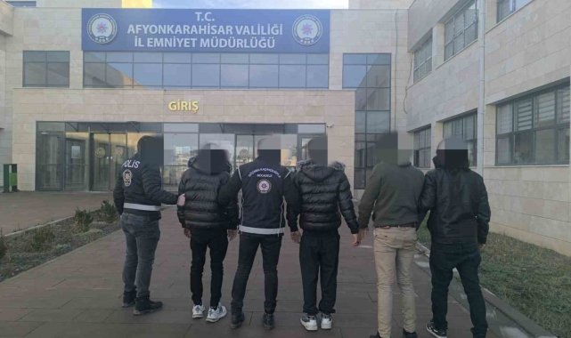 Polisin yaptığı 4 düzensiz göçmen operasyonunda 2 kişi tutuklandı
