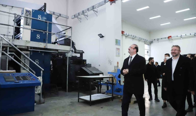 Rektör Hacımüftüoğlu, yarıyıl sonu sınavları için yapılan hazırlıkları yerinde inceledi