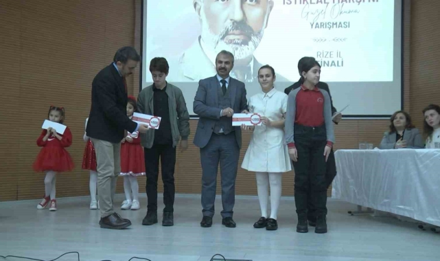 Rize'de 'İstiklal Marşı'nı güzel okuma yarışması' düzenlendi