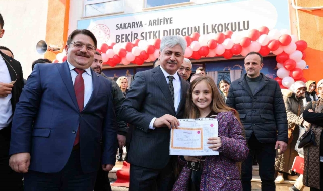 Sakarya'da 211 bin 700 öğrenci karne heyecanı yaşadı