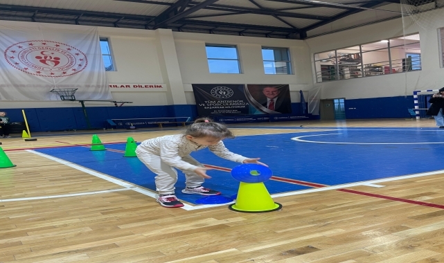 Salıpazarı Belediyesi düzenlediği kurslarla çocukların zihinsel ve fiziksel gelişimine katkı sağlıyor